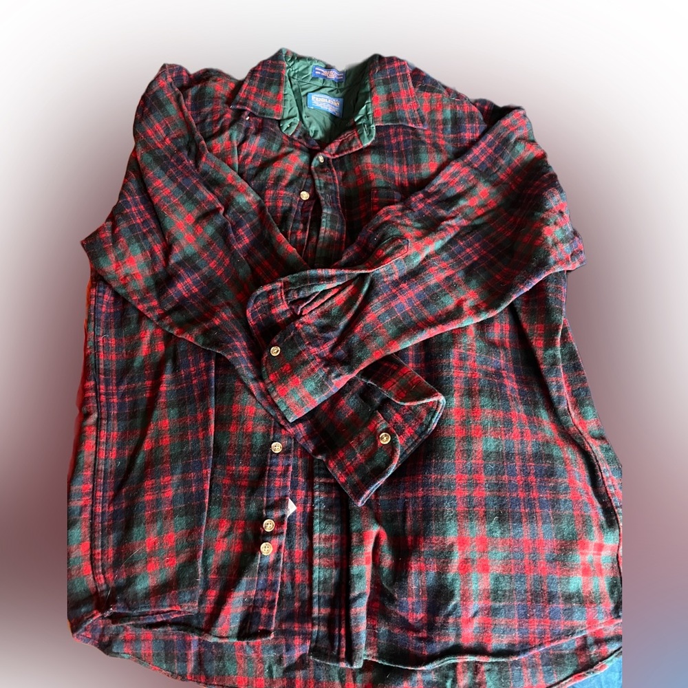 Red and Green Men’s 100% wool Pendleton shirt